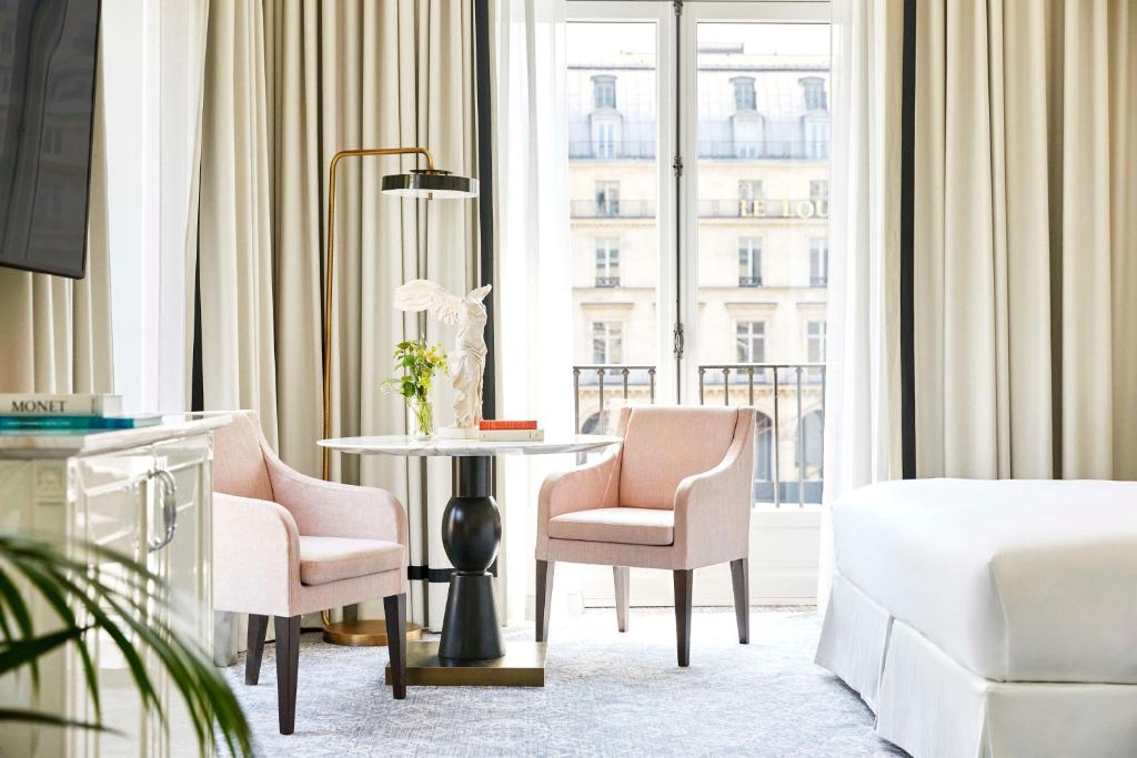 Palais Royal Suite - Image 5