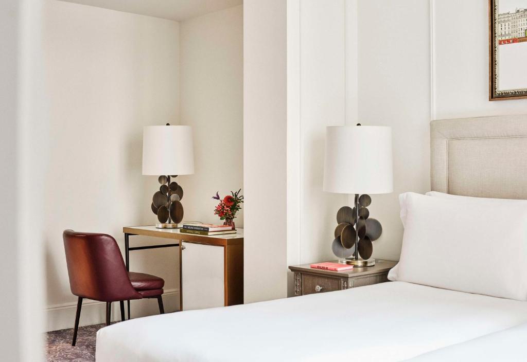 Twin Room - Image 5