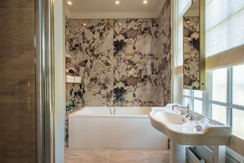 Prestige Suite - Image 6