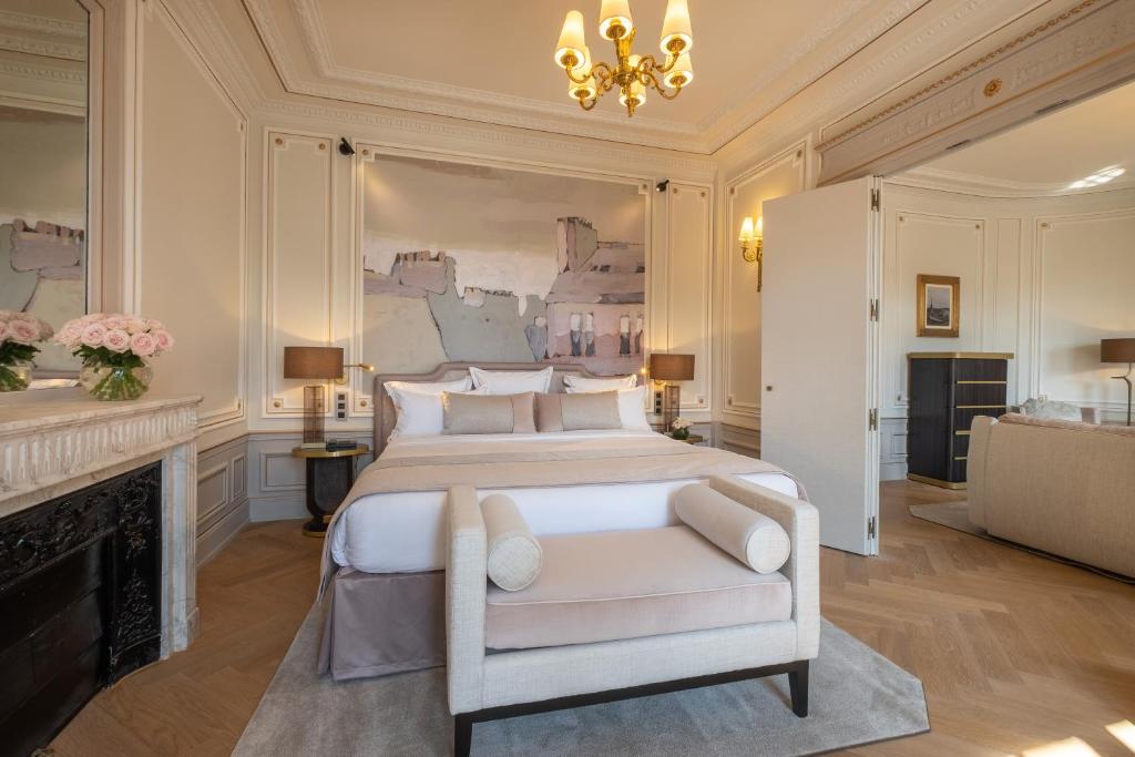 Superior Suite - Image 2