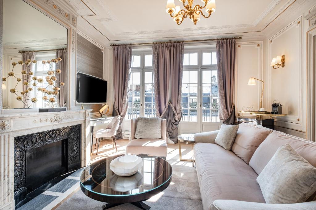 Superior Suite - Image 6