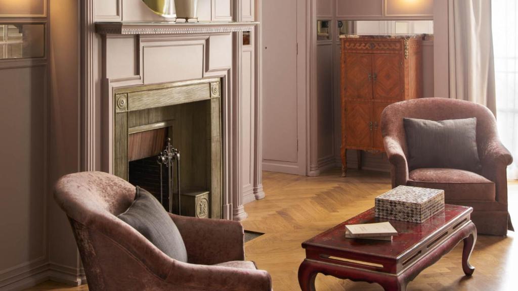 Deluxe Suite - Image 3