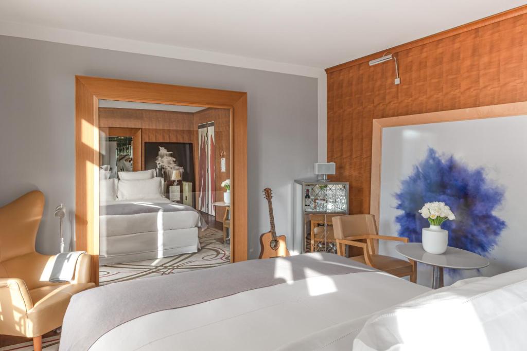 Deluxe Collection Room - Image 2