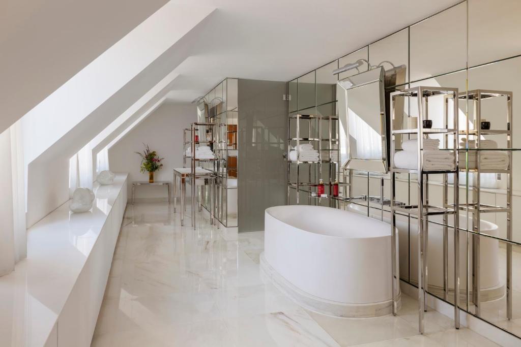 Penthouse Suite - Image 5