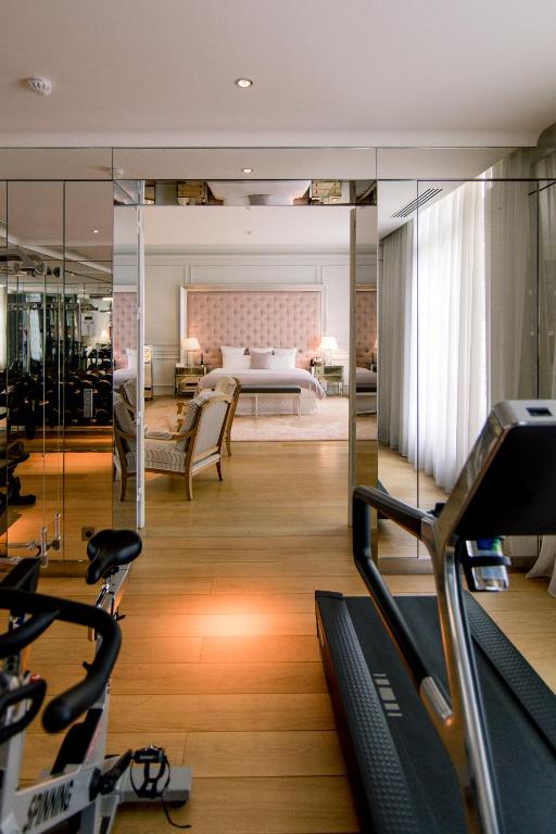 Raffles Presidential Suite - Image 10