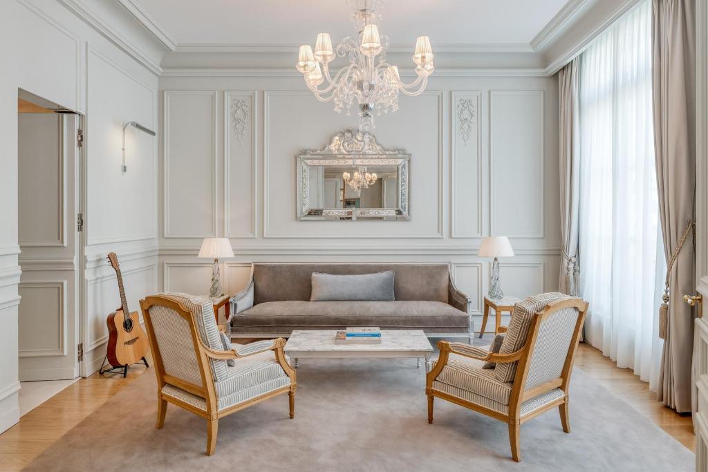 Raffles Presidential Suite - Image 14