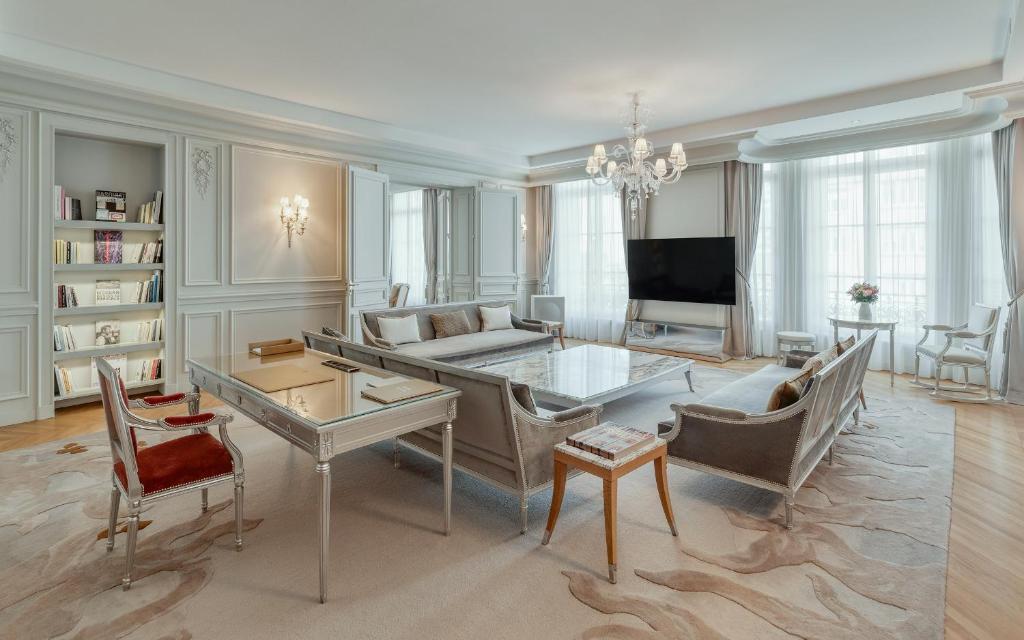 Raffles Presidential Suite - Image 15
