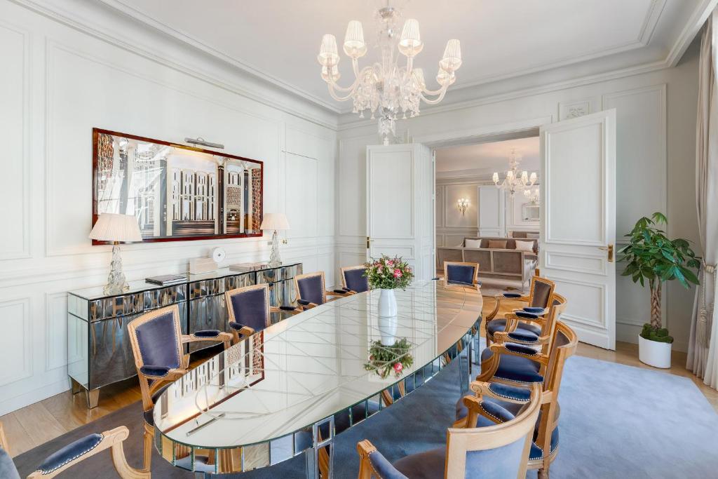 Raffles Presidential Suite - Image 16