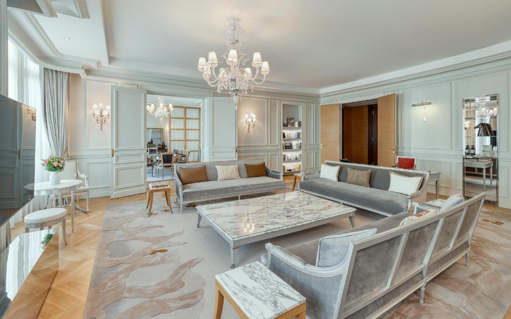 Raffles Presidential Suite - Image 17