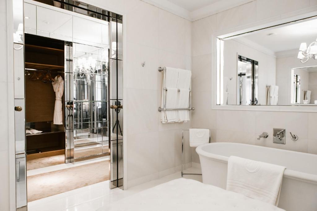 Raffles Presidential Suite - Image 3