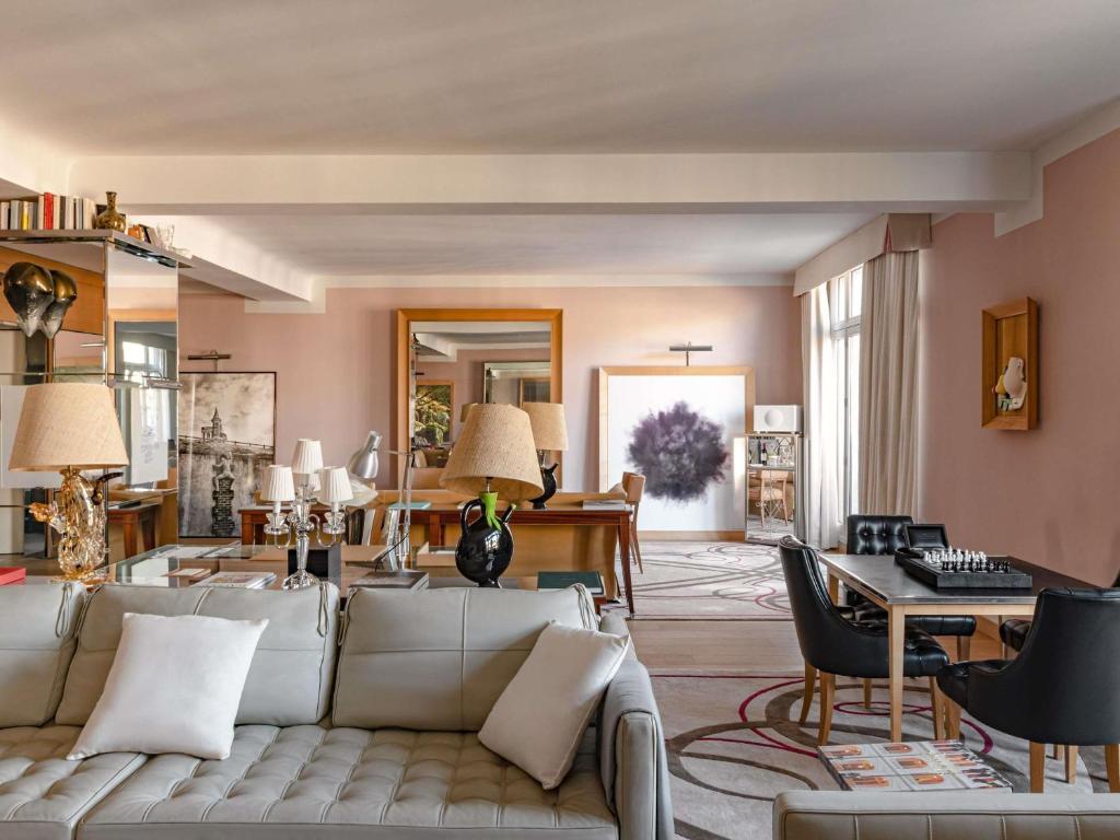 Royal Monceau Suite - Image 11