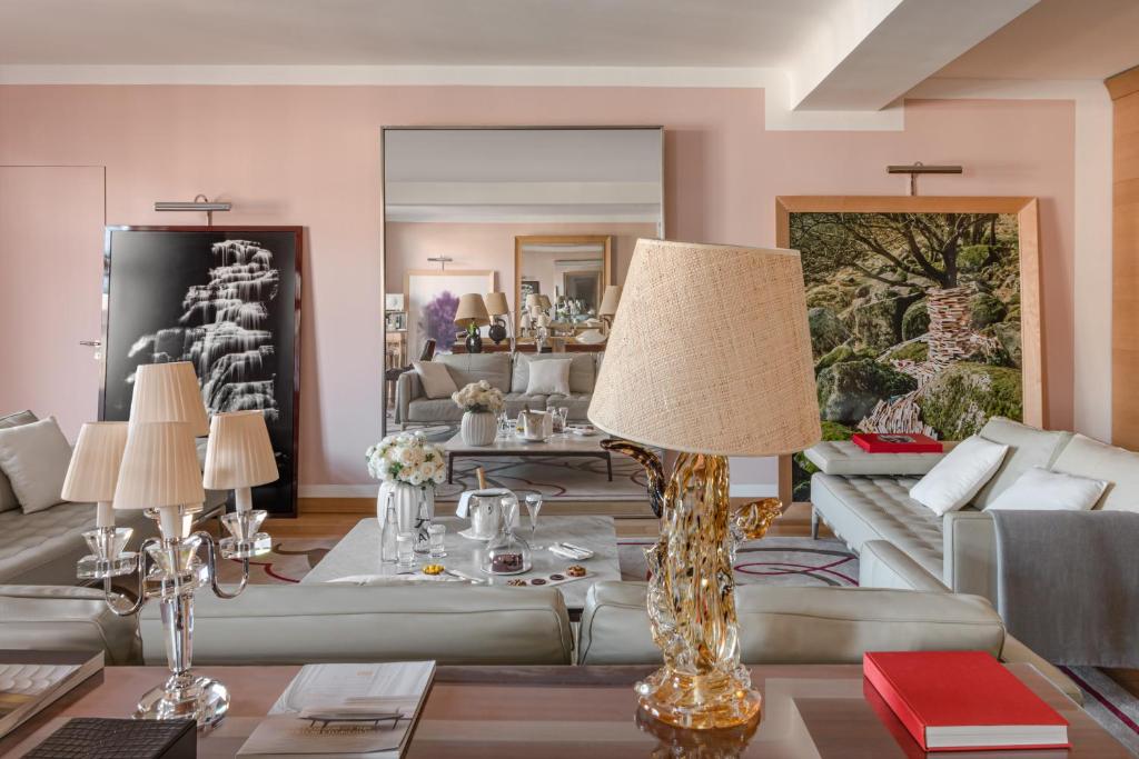 Royal Monceau Suite - Image 3