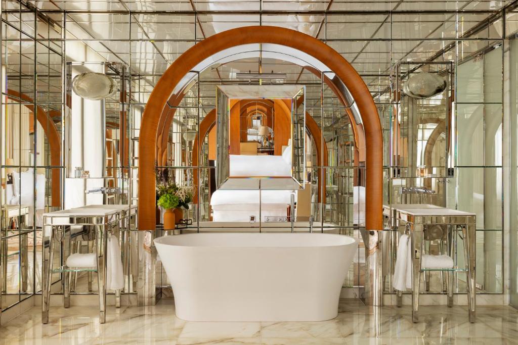 Signature Suite - Image 7