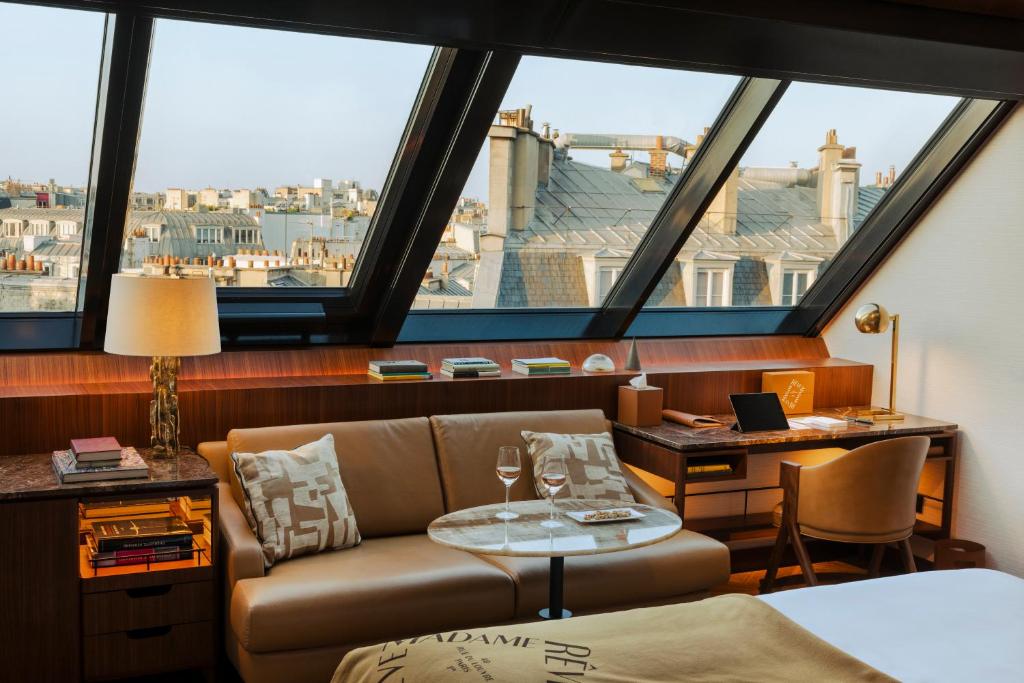 Junior Suite Paris View - Atelier - Image 4