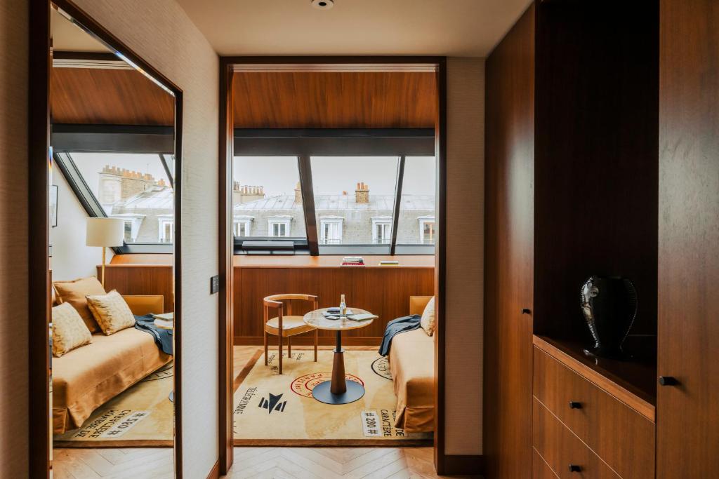 The Nest - Suite with Parisian rooftops View - Atelier - Image 5