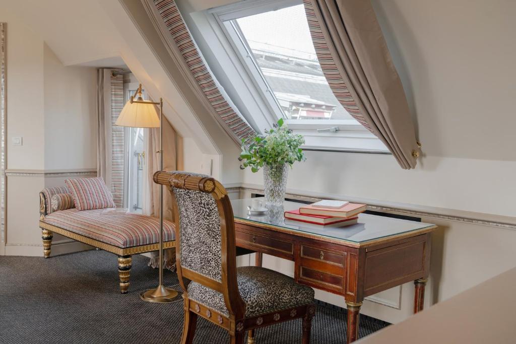 Imperial Suite - Image 13