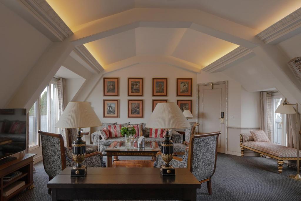Imperial Suite - Image 9