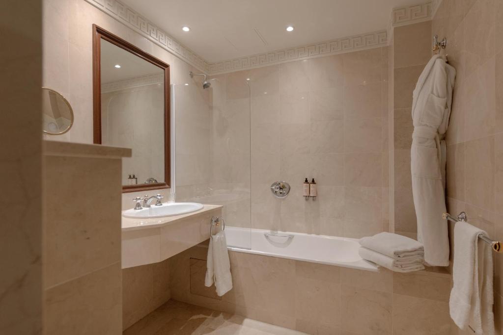 Junior Suite Avenue Terrasse - Image 2