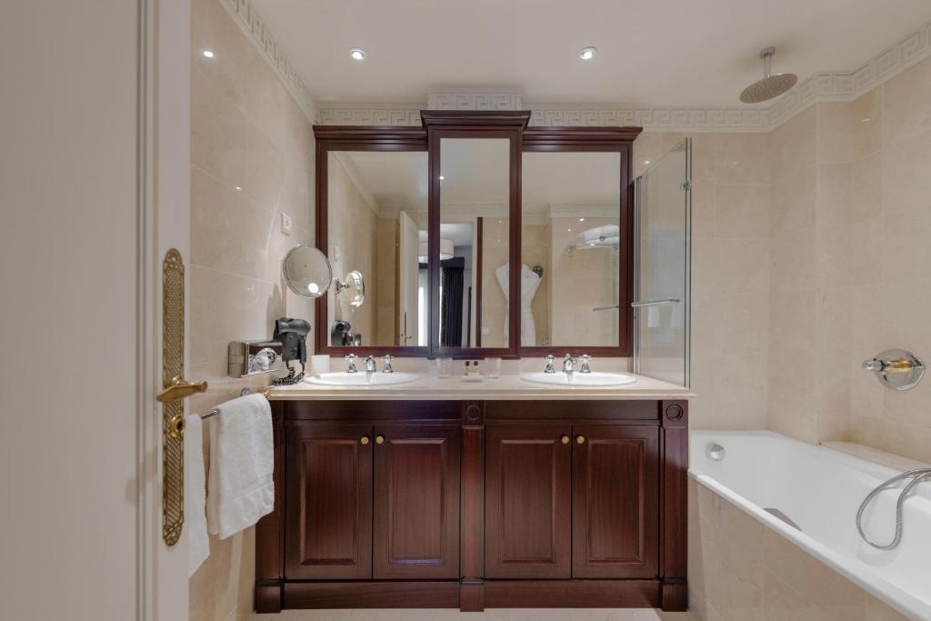 Suite Avenue - Image 1