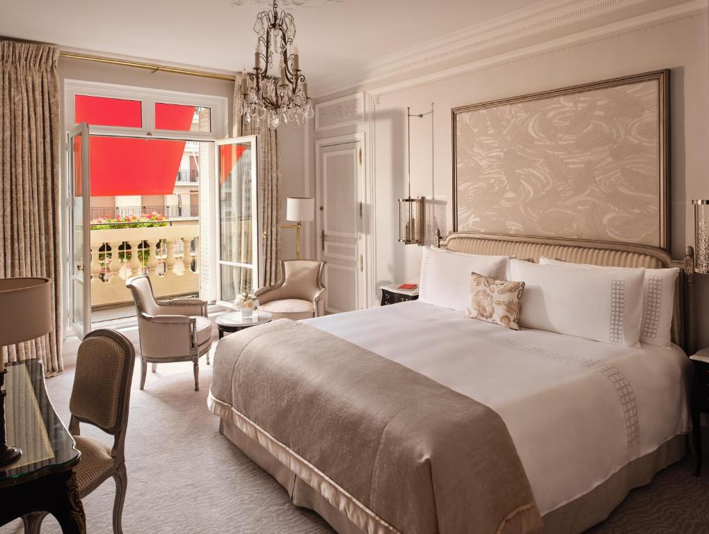 Deluxe Double or Twin Room with Avenue View - Image 2