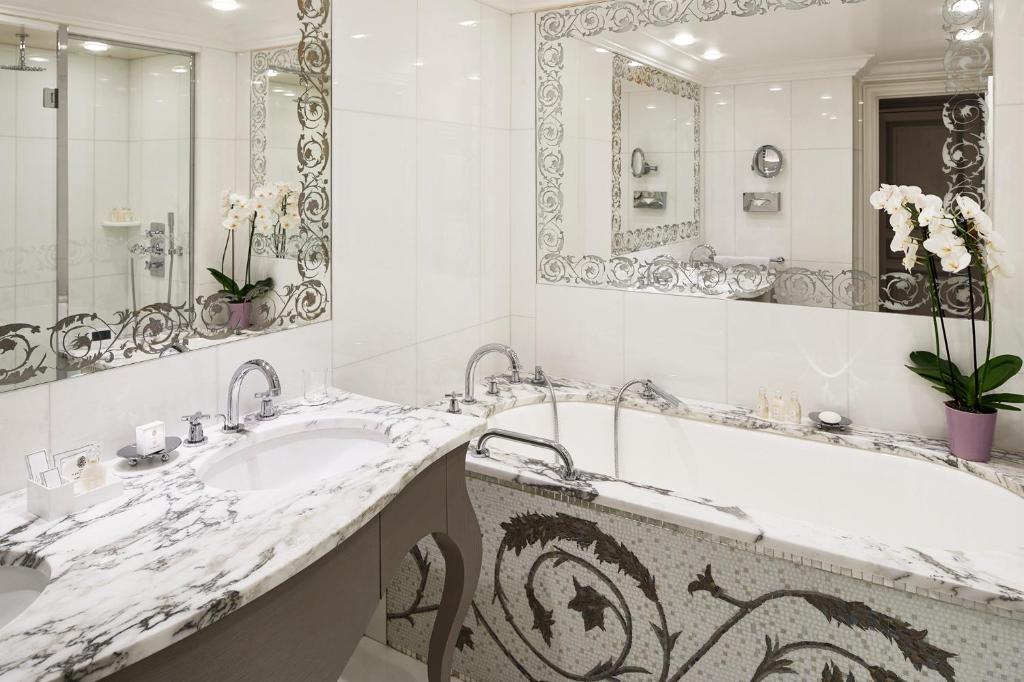 Deluxe Double or Twin Room - Image 1