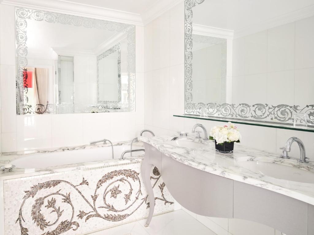Deluxe Junior Suite - Image 2
