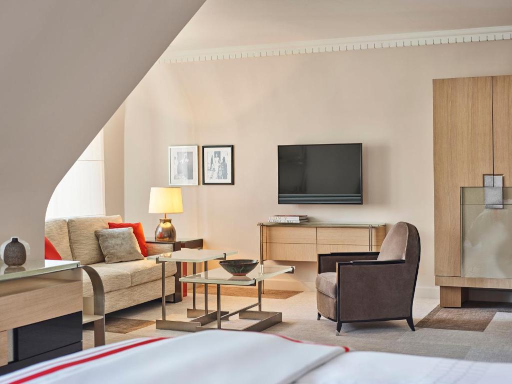 Deluxe Junior Suite - Image 3
