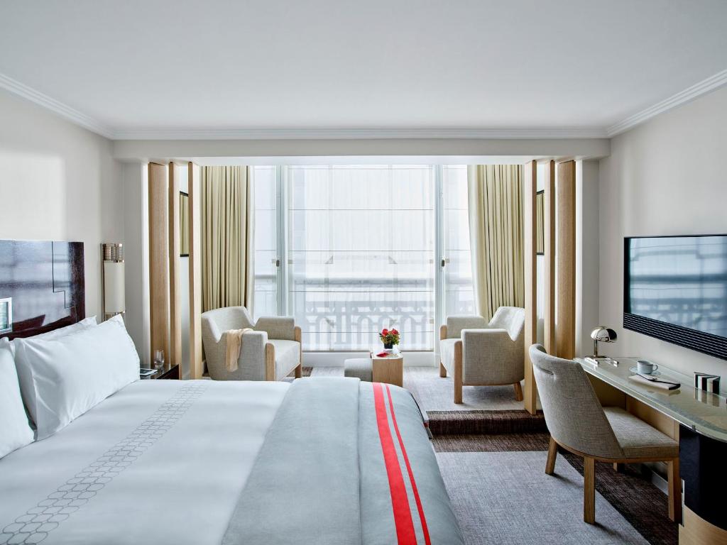 Deluxe Suite - Image 2