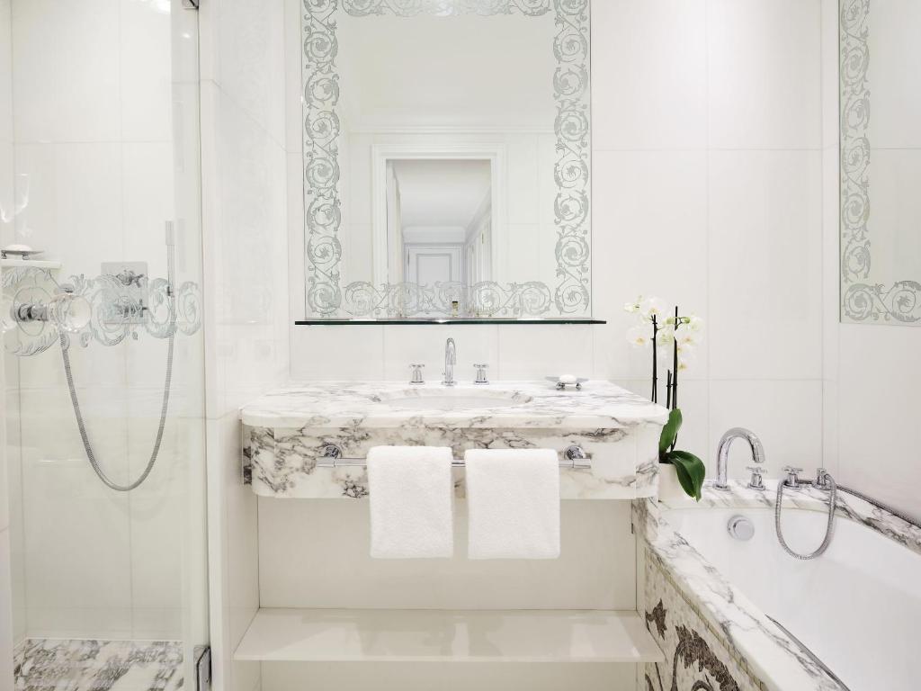 Large Single Room - Image 1