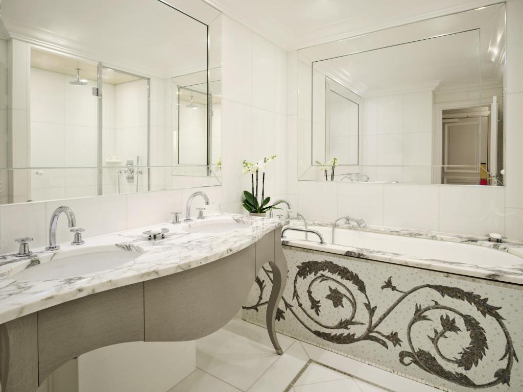 Superior Double or Twin Room - Image 1