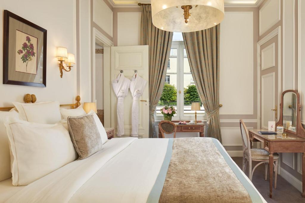 Deluxe Room - Image 3