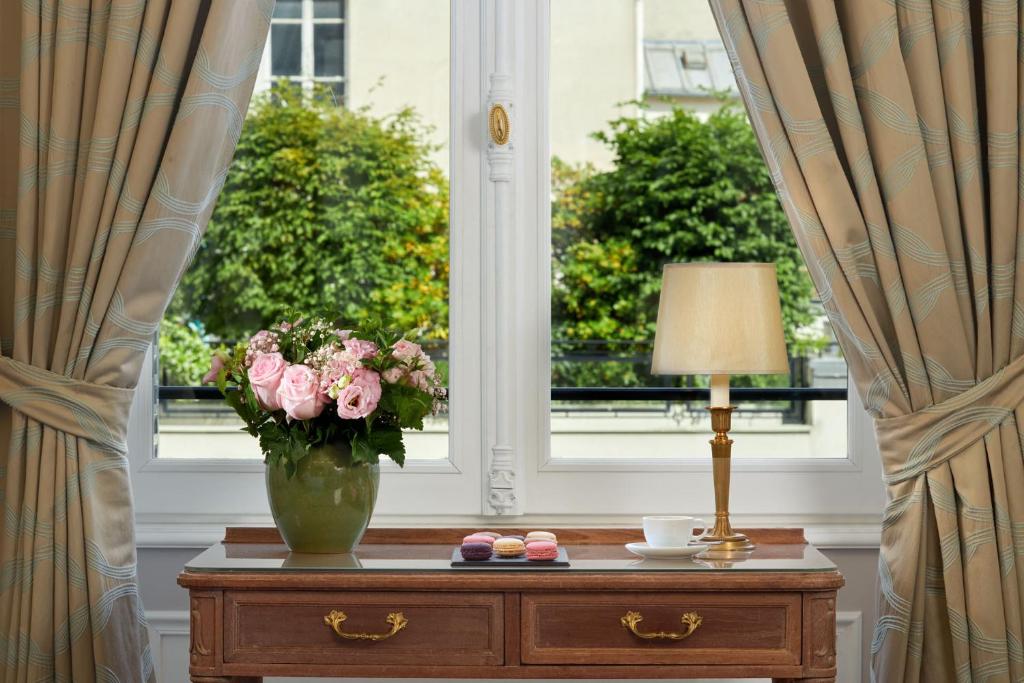 Deluxe Room - Image 4