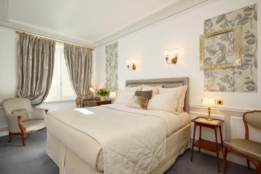 Deluxe Room - Image 8