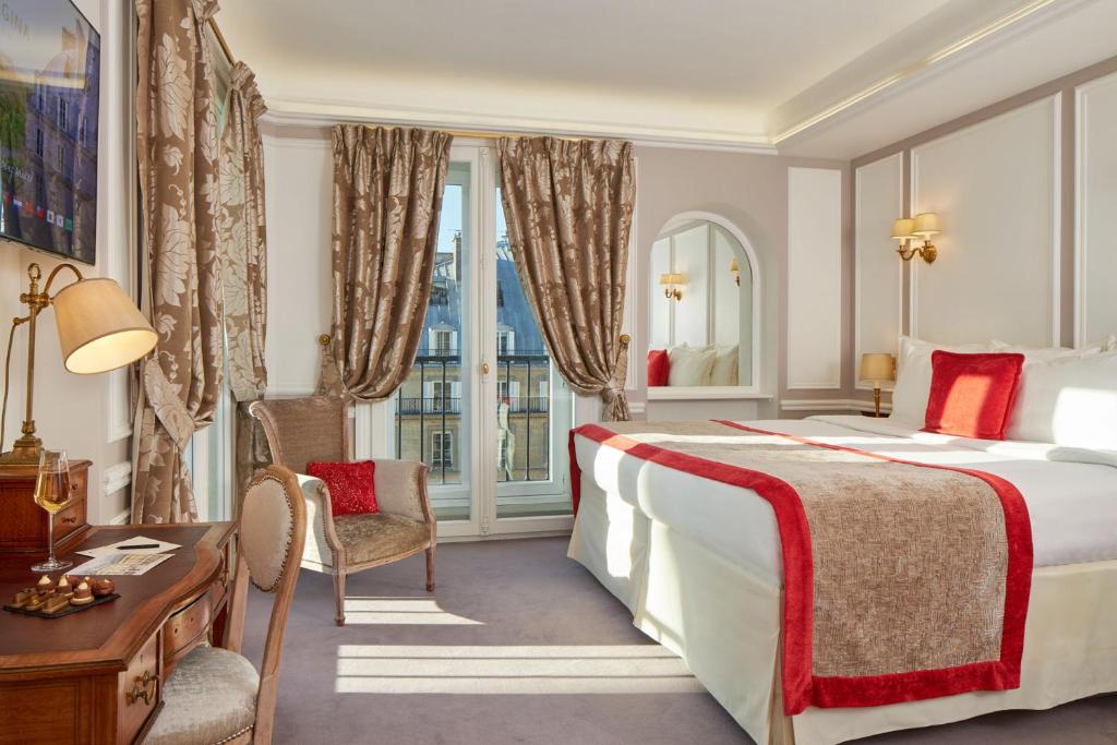 Eiffel Tower Junior Suite - Image 7