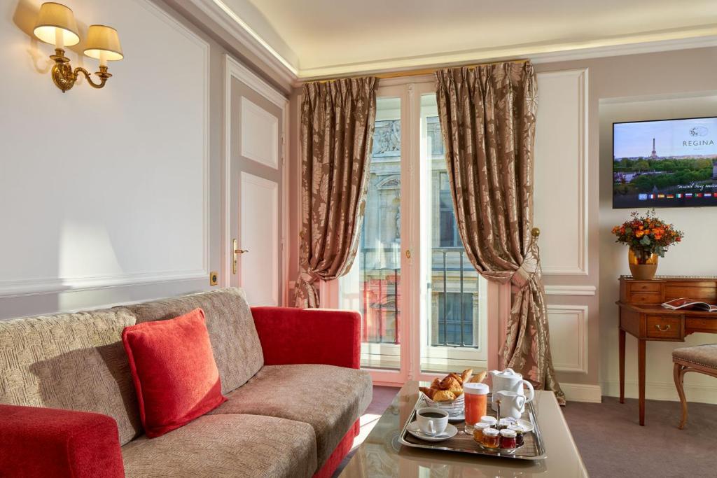 Eiffel Tower Junior Suite - Image 9