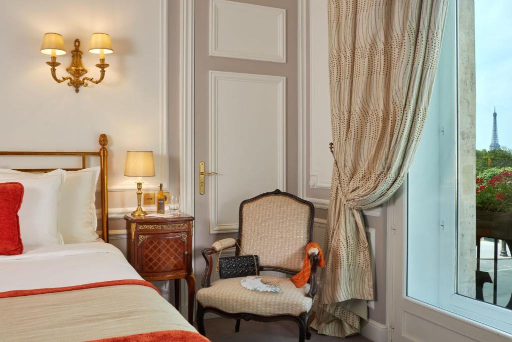 Eiffel Tower Suite - Image 13