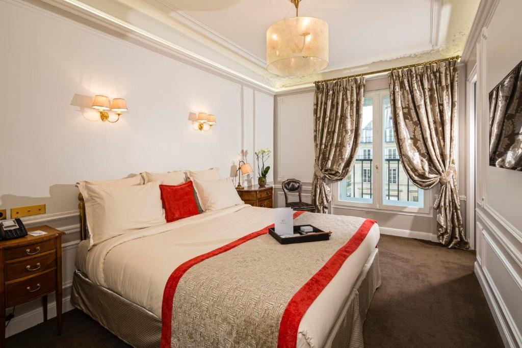 Eiffel Tower Suite - Image 16