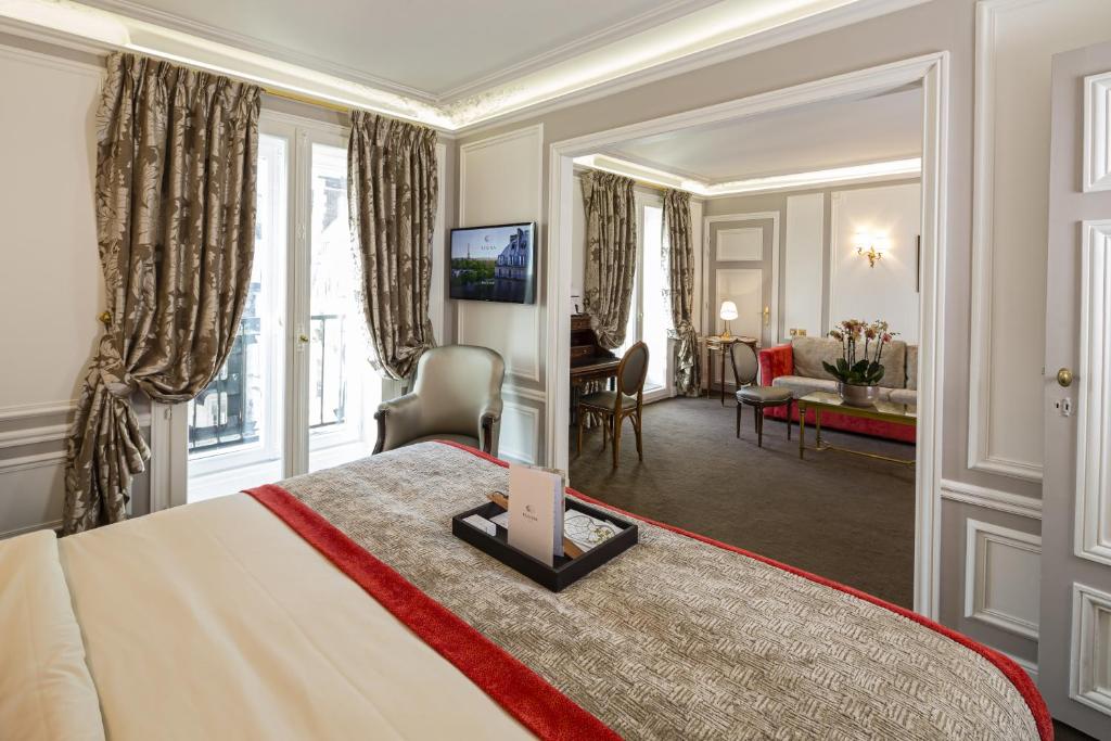 Eiffel Tower Suite - Image 3