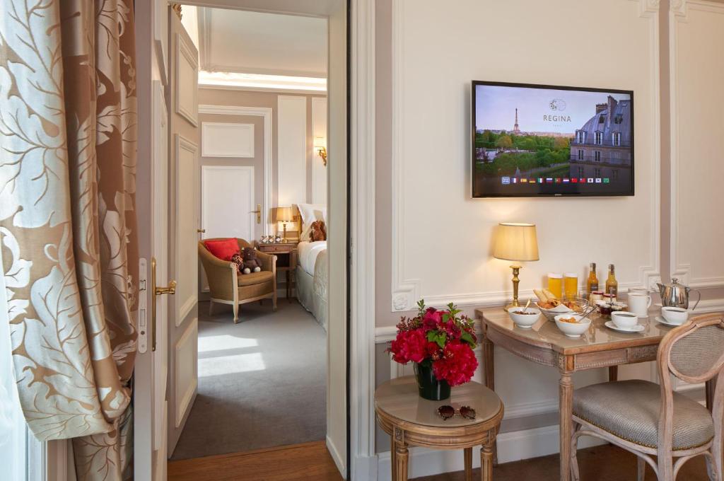 Family Room - Image 9