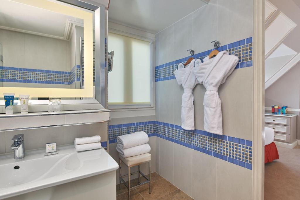 Family Suite (2 Adults + 2 Children) - Image 6
