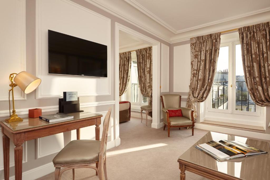 Junior Suite - Image 3