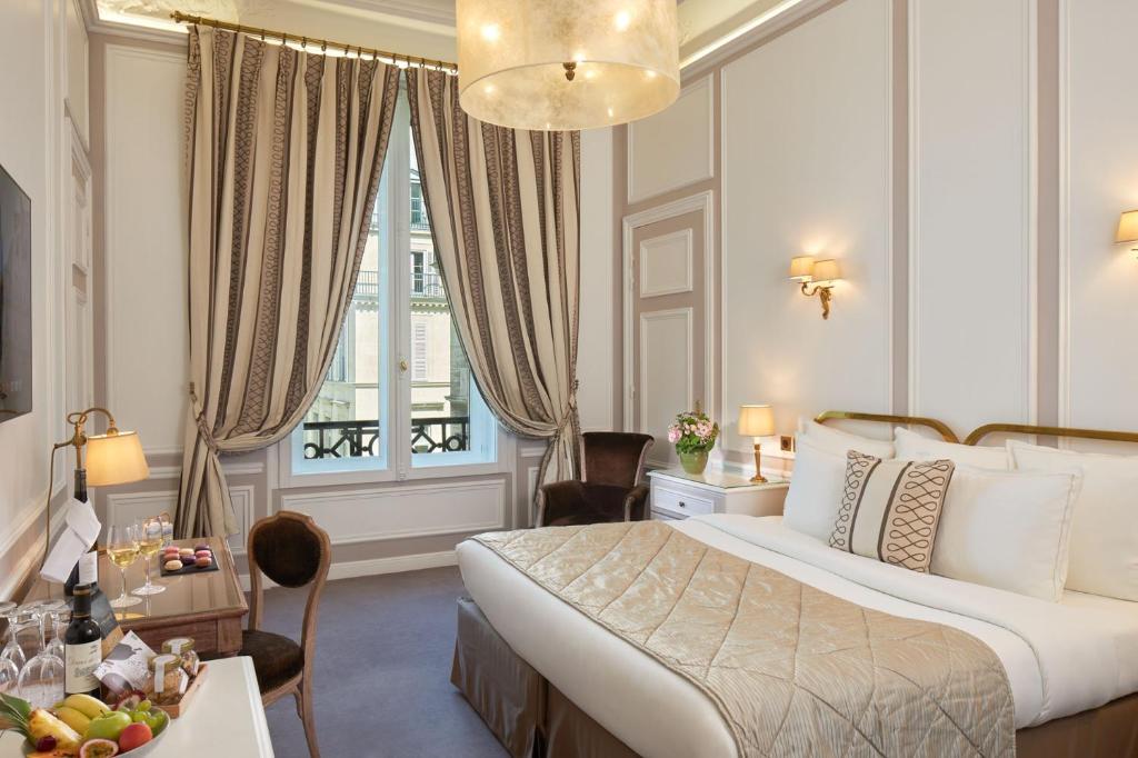 Paris Eiffel Tower Room - Image 3