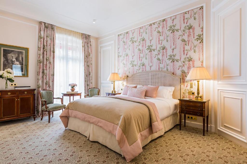 Deluxe Room - Image 4