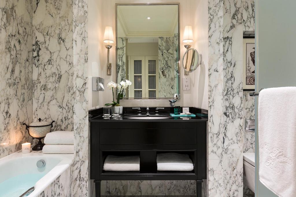 Superior Double Room - Image 4