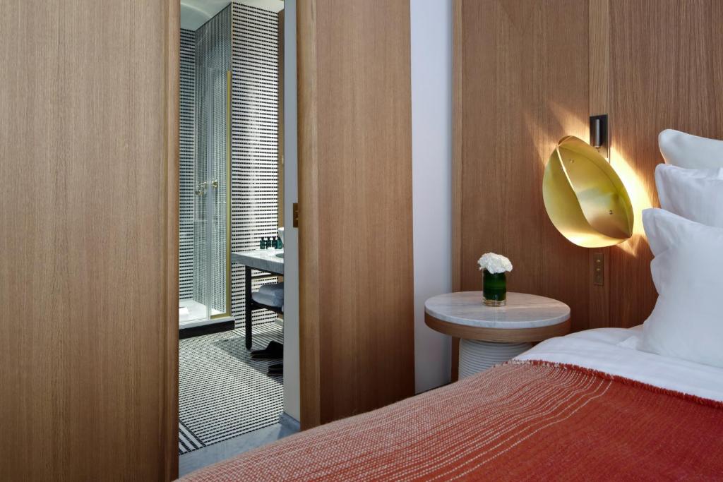 Deluxe Double Room - Image 2