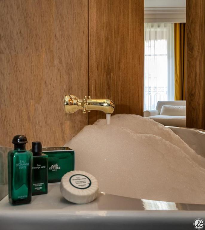 Executive Suite - Image 4