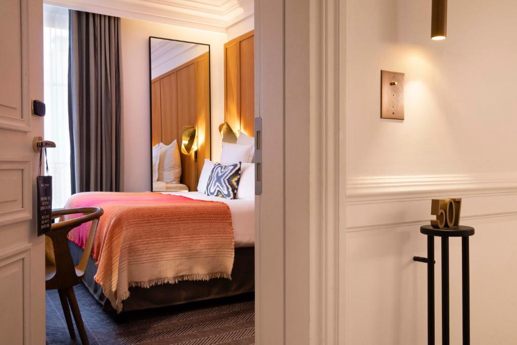 Superior Double Room - Image 7