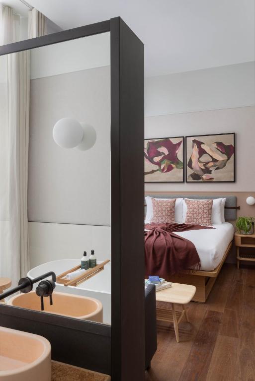 Queen Suite - Image 1