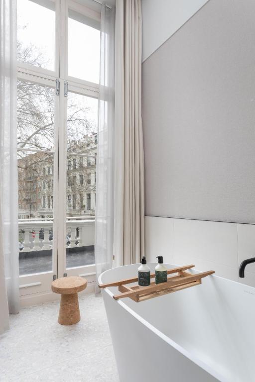 Queen Suite - Image 4