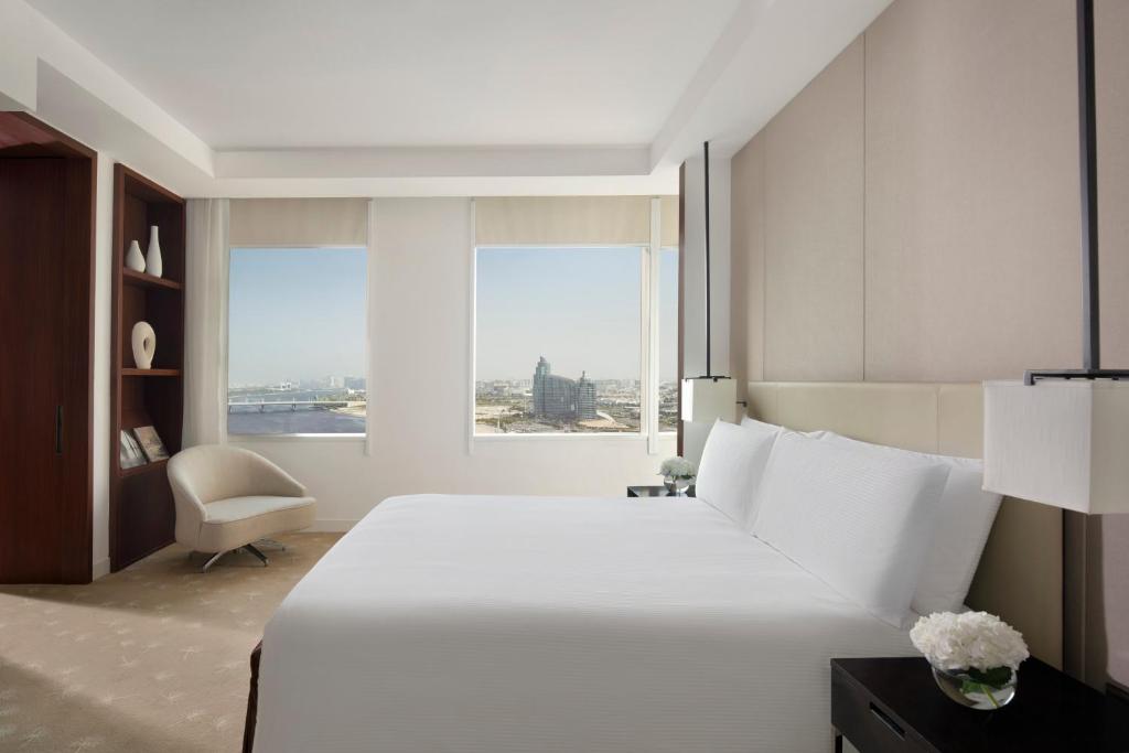 Two-Bedroom Diplomatic Suite - Image 4